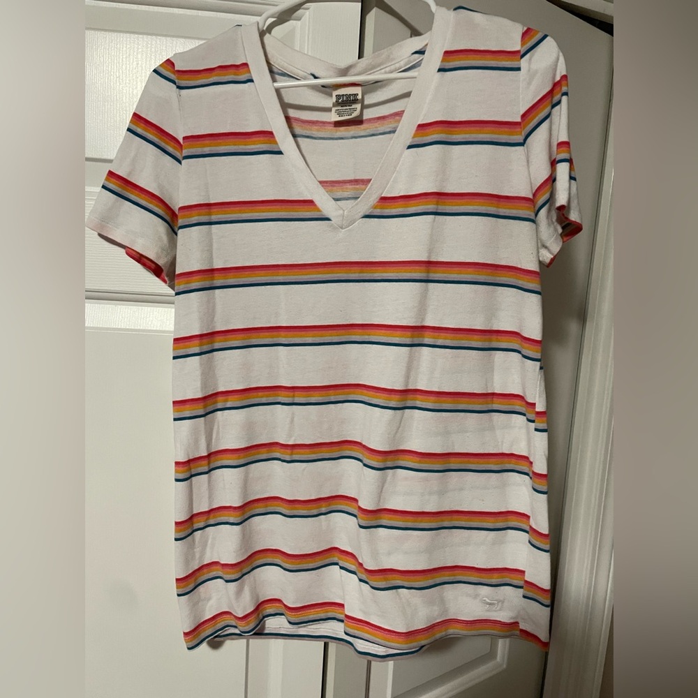 Rainbow v-neck 🌈